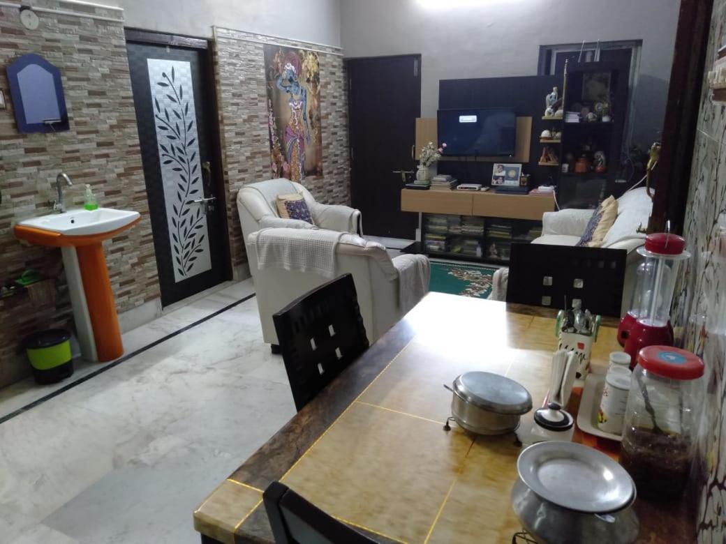 The Lovely Room Калькутта Экстерьер фото
